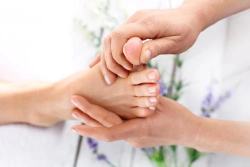 ماساژ در منزل چگونه انجام می‌شود؟ همراه با تصاویر